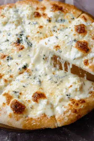 10 Minute Creamy Garlic White Pizza Sauce Recipe