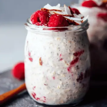 Raspberry Coconut Overnight Oats