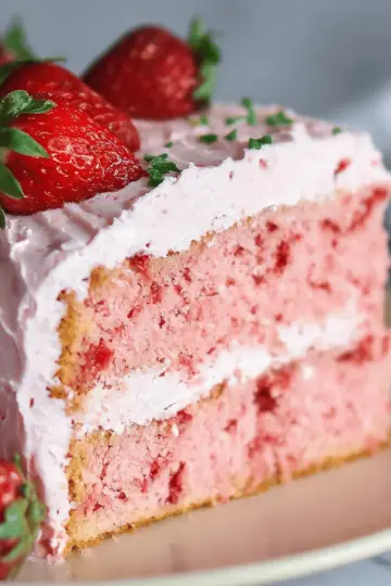 Fresh Strawberry Cake