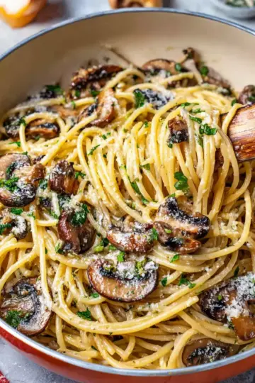 Easy Mushroom Garlic Spaghetti Recipe