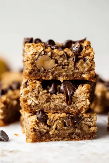 Peanut Butter Banana Chocolate Chip Oatmeal Bars