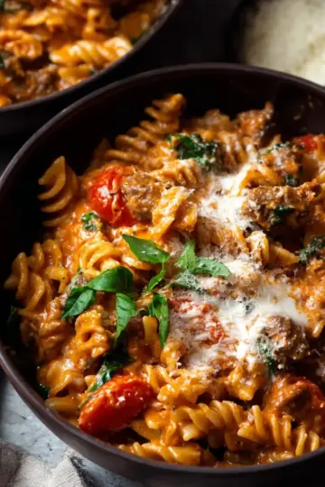 One pot creamy tomato beef pasta