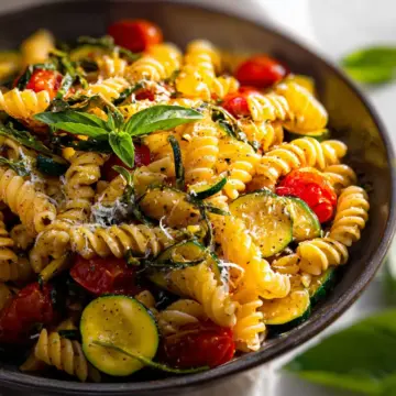 Pasta with Zucchini and Tomatoes